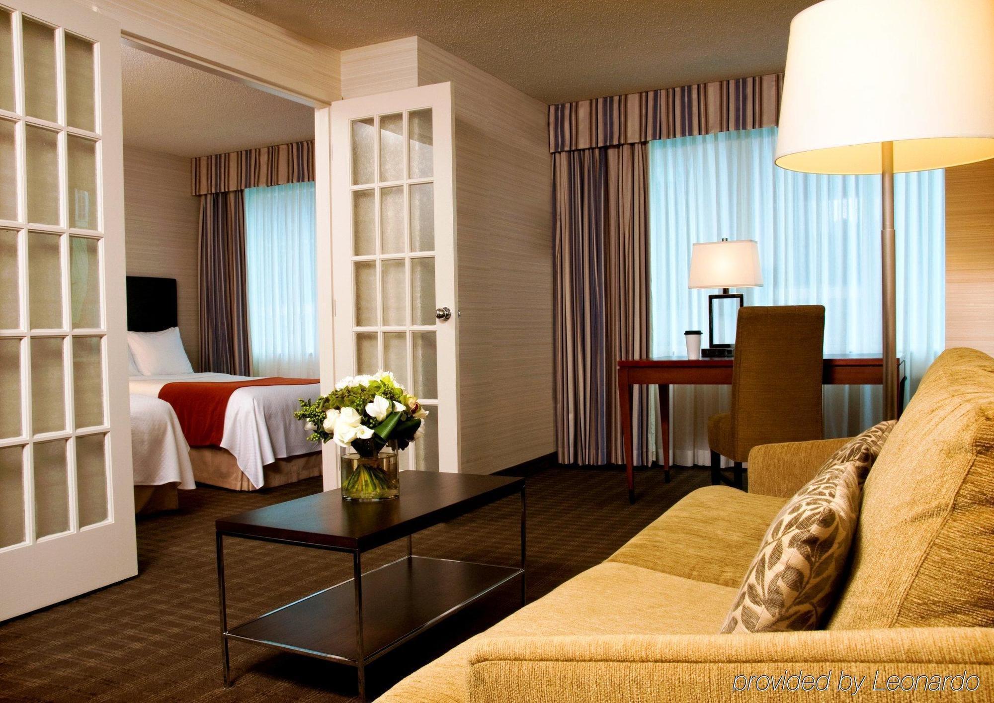 Cambridge Suites Toronto Buitenkant foto