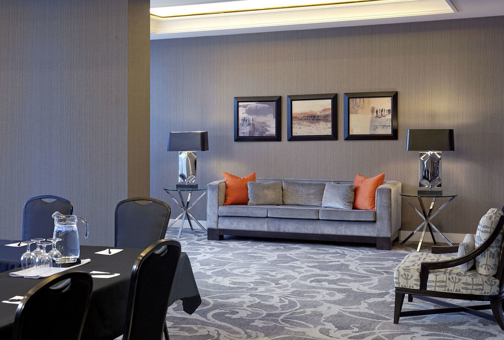 Cambridge Suites Toronto Buitenkant foto