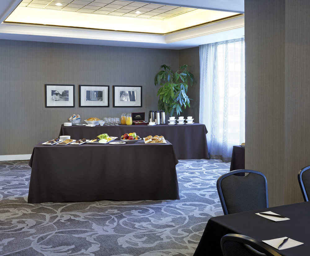 Cambridge Suites Toronto Buitenkant foto