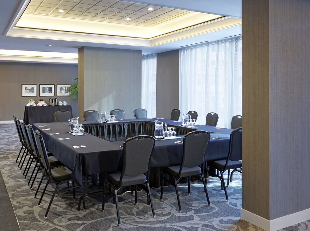 Cambridge Suites Toronto Buitenkant foto