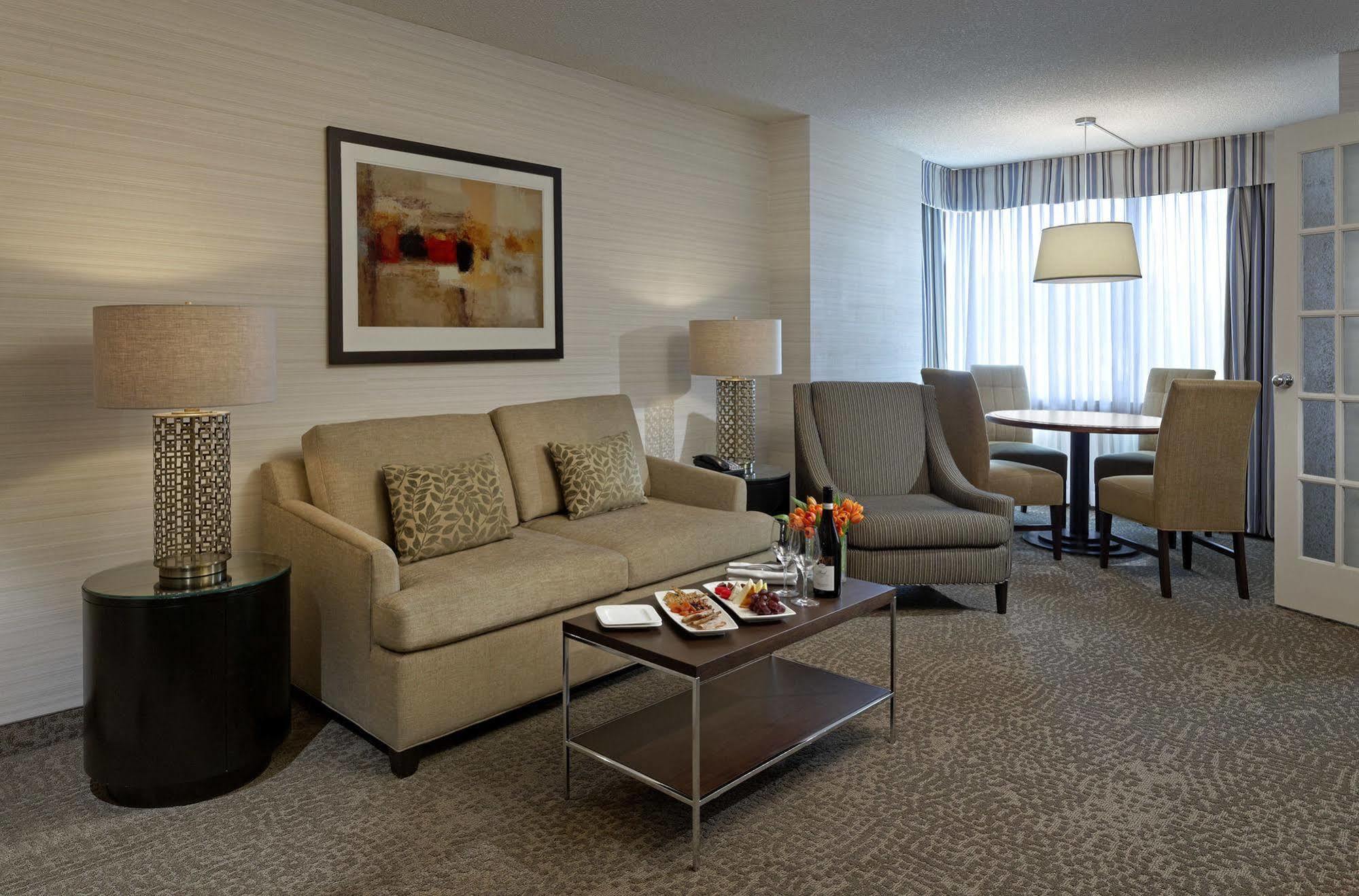 Cambridge Suites Toronto Buitenkant foto