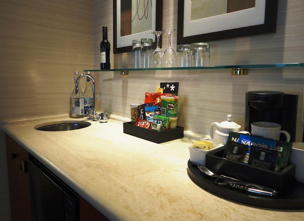 Cambridge Suites Toronto Buitenkant foto